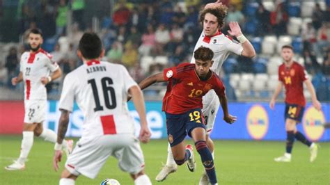 Foto Lamine Yamal Anak Muda Timnas Spanyol Pengukir Rekor