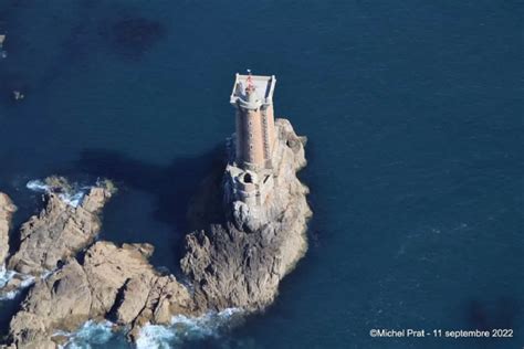 Trégastel Le Phare Des Triagoz Vu Du Ciel Actufr