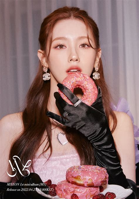 Miyeon G I Dle R V Le De Premi Res Photos Teasers Pour Ses D Buts