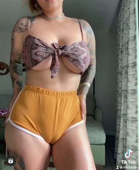 76 Busty Babe Short Shorts Camel Toe Hgct108 THESEXIER Net