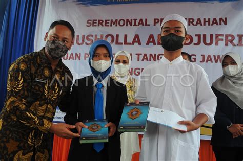 Bantuan Rumah Ibadah Untuk Kampung Bahari Antara Foto