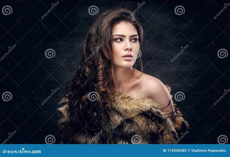 Sensual Brunette Female Dressed In A Fur Coat Stock Image Image Of Girl Luxurious 112945585