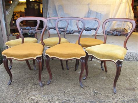 Set Of Victorian Rosewood Balloon Back Dining Chairs Serpentine Seats