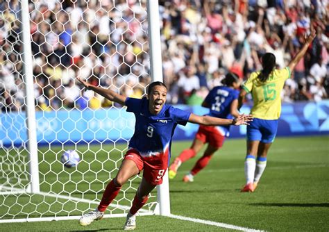 Seleção feminina prova do próprio veneno na final mas a prata aponta