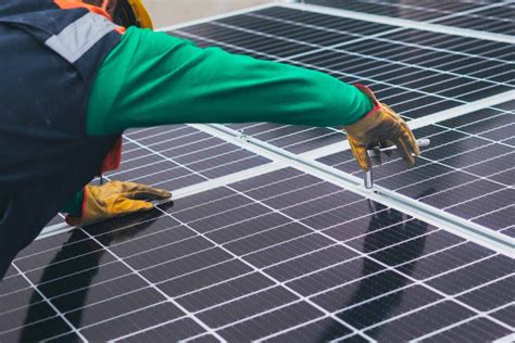 A Guide To Cleaning Solar Panels Correctly - FireFly Solar