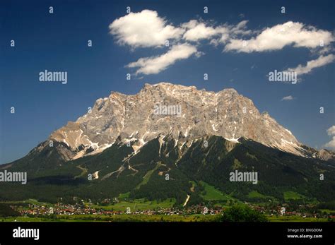 Wetterstein Mountain Range With The Zugspitze Hi Res Stock Photography