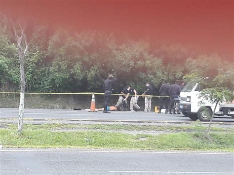 Encuentran cadáver decapitado a un costado de la Carretera de Oro en