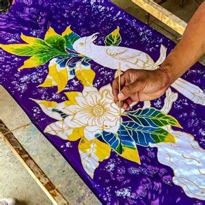 Proses Pembuatan Kain Batik Dengan Alat Pigura