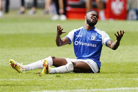 Muss sich der 1 FC Magdeburg Sorgen um Torjäger Moritz Kwarteng machen