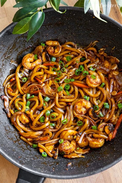 Easy 15 Minute Yaki Udon Stir Fried Udon Noodles Cookerru