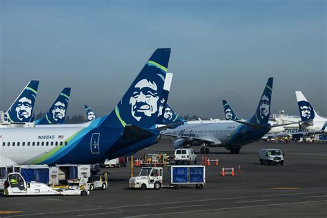 Alaska Airlines Visa vs. Alaska Airlines Business Visa: Should you get
