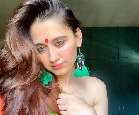 Sanjeeda Sheikh Biography - Facts, Childhood, Family Life of Indian ...