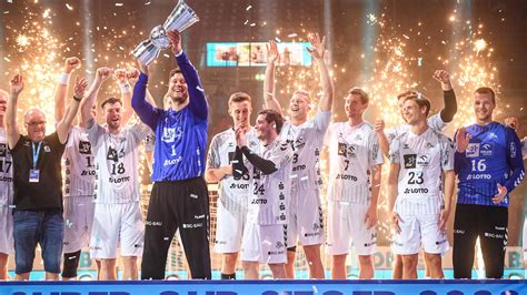 Handball THW Kiel Gewinnt Supercup Gegen SC Magdeburg Und Setzt Erstes