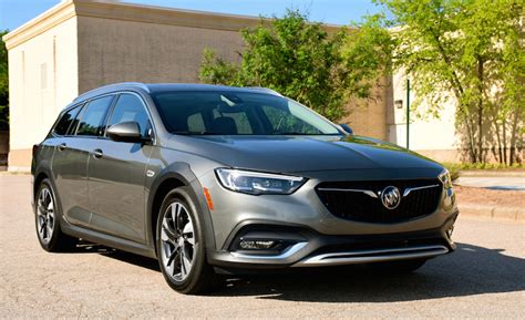 Wagon Master: 2018 Buick Regal TourX — Auto Trends Magazine