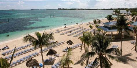 27 Must-Visit Beaches In and Around Nassau Bahamas (with Map)