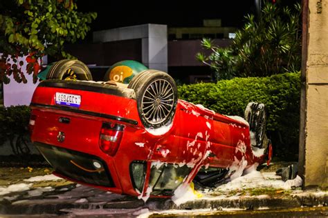 Motorista Sinais De Embriaguez Capota Carro No Tarum Massa News