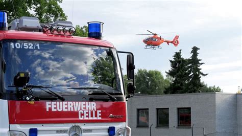 Schwerer Verkehrsunfall Auf Der B In Altencelle Eine Eingeklemmte