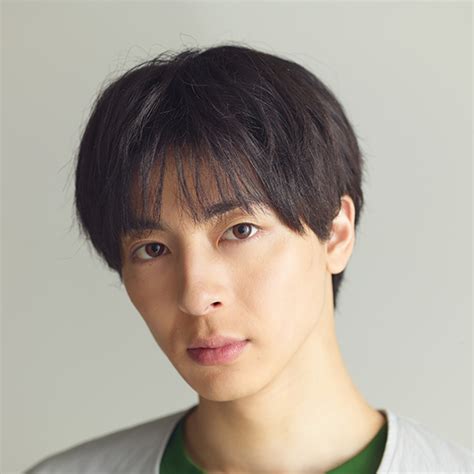 高杉真宙、俳優15周年記念フォトブックの裏側を公開！撮影風景やコメントも披露 芸能ニュースまとめ速報