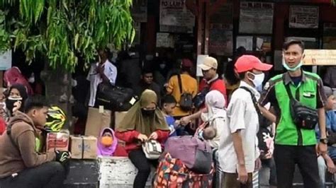 Anies Baswedan Instruksikan Siapkan Bus Bantuan Cegah Penumpukan