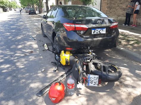 Triple Choque En Calle 10 Y 115 Un Motociclista Fue Trasladado Con