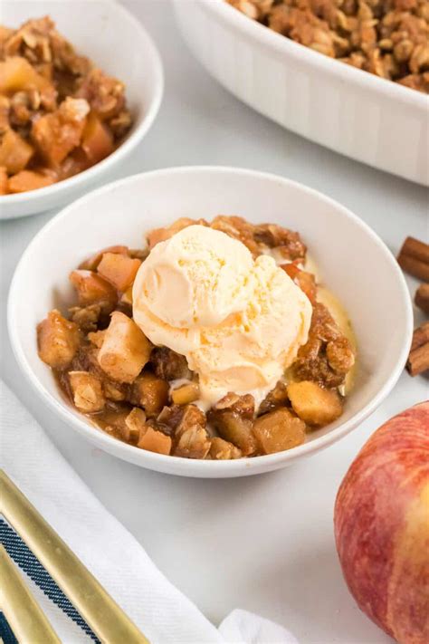 The Best Vegan Apple Crisp Recipe Build Your Bite