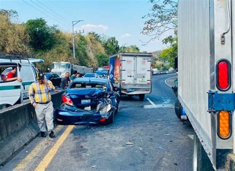 Registran múltiple accidente de tránsito sobre km 21 de la carretera de