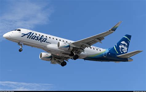 N408SY Alaska Airlines Embraer ERJ 175LR ERJ 170 200 LR Photo By Marc