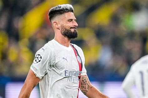 Olivier Giroud Nouveau Gardien Du Milan Serie A J8 Genoa Milan