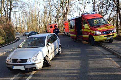 Pkw Rammt Rettungswagen Vier Verletzte Personen Einsatzbericht