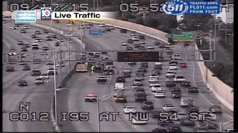 A Closer Look At That Accident On I 95 Nb At Nw 54 St Express Lanes Closed Traffic Miami