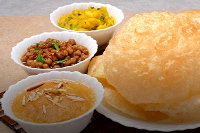 Peshori Khalis Food Dasi Ghee Halwa Poori