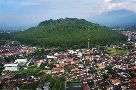 Asal Usul Gunung Tidar Pakunya Tanah Jawa Solopos Panduan