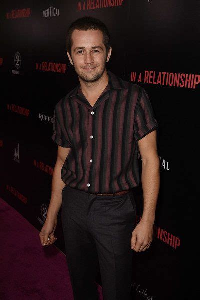 VIDEO: MICHAEL ANGARANO TALKS STARRING IN THIS IS US | Red Carpet Roxy