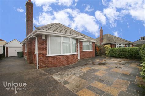 2 Bed Bungalow For Sale In Laurel Drive Thornton Cleveleys Fy5 Zoopla