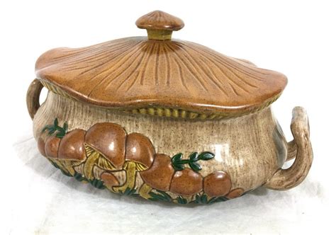 Vintage 1973 Arnels Mushroom Soup Tureen Casserole Dish Ceramic With