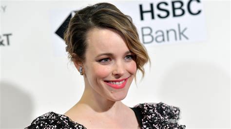 Rachel Mcadams Stuns In Versace And Diamonds While Breast Pumping Access