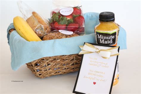 breakfast-in-bed-gift-basket-theidearoom-4 - The Idea Room