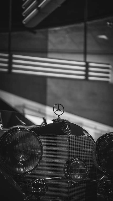 Download Classic Elegance - Black and White Vintage Car Wallpaper ...