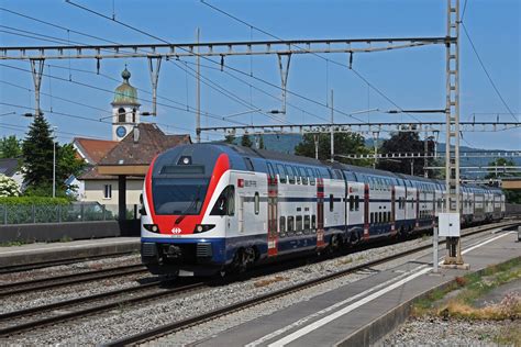 Rabe Kiss Durchf Hrt Am Den Bahnhof Rupperswil