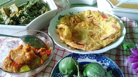 Menu Rumahan Yang Sederhana Dadar Telur Gulai Daun Singkong Jengkol