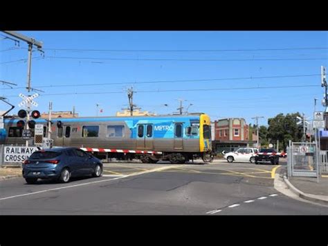 Parkers Road Parkdale Vic LXRA Railway Crossing Before Upgrade