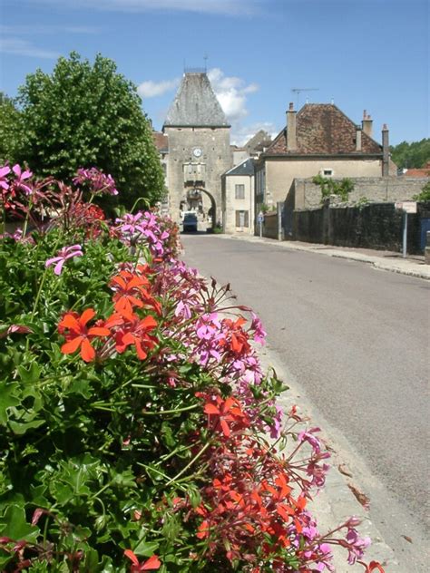 N Visita Guiada De Noyers Sur Serein Grupos De A Pers H