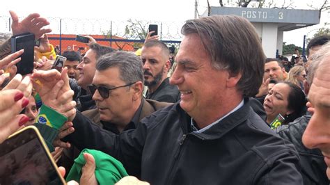 Julgamento de Bolsonaro ex presidente desembarca em Porto Alegre e é