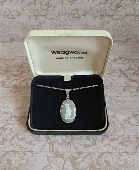 Wedgwood Sage Green Jasperware Oval Cameo Pendant Gem