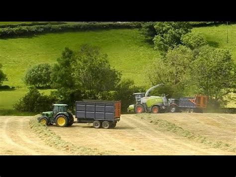 Silaging With Claas John Deere And Massey Youtube