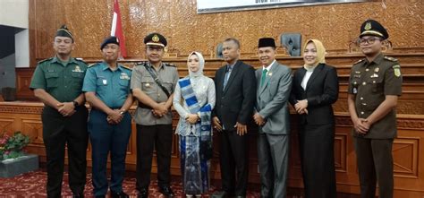 PAW Gantikan Asmawardi Hj Mulyana Dilantik Sebagai Anggota DPRD Kutim