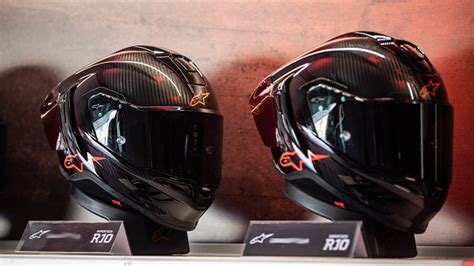 Alpinestars Supertech R10 Helmet – Video Review | Motorcycle.com