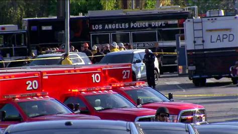 Hostages Freed After Trader Joes Standoff In La Suspect Surrenders