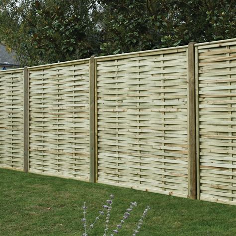 37 Modern Horizontal Fence Ideas for Your Hedge - Archute