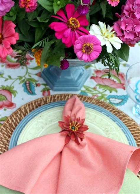 Napkin Folding – beautiful table decorations in the dining room do it ...